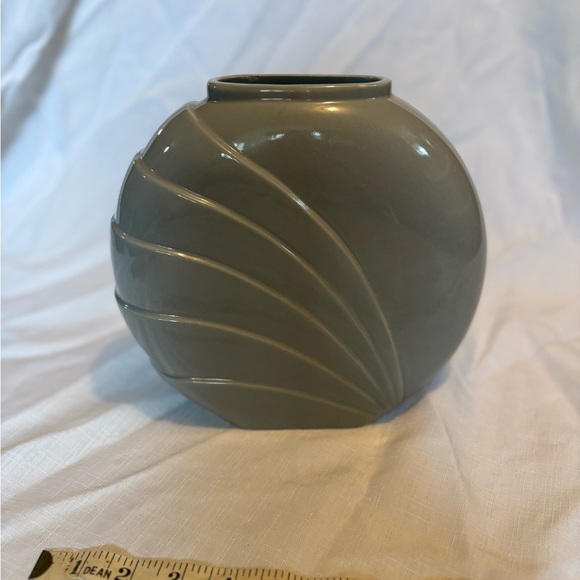 Vintage Art Deco Gray Round Ceramic Vase - Picture 4 of 8